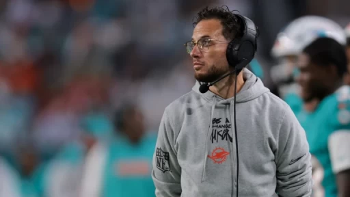 Mike McDaniel Tops Odds for 1st Coach to Be Fired in 2025