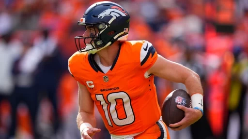 Denver Broncos Defeat Titans at Home to Start Season