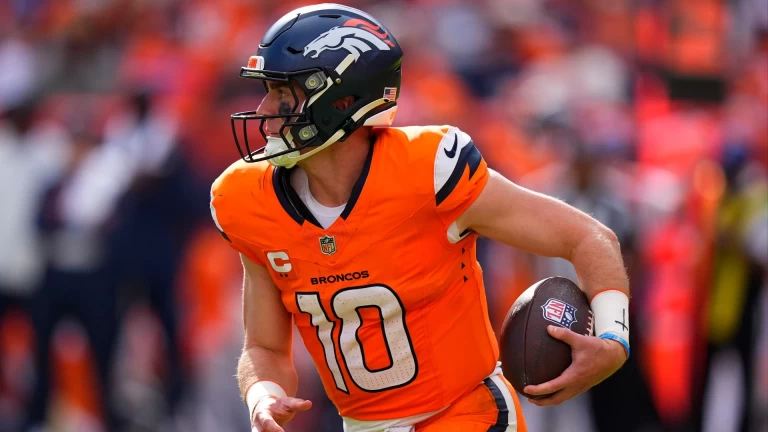 Denver Broncos Defeat Titans at Home to Start Season