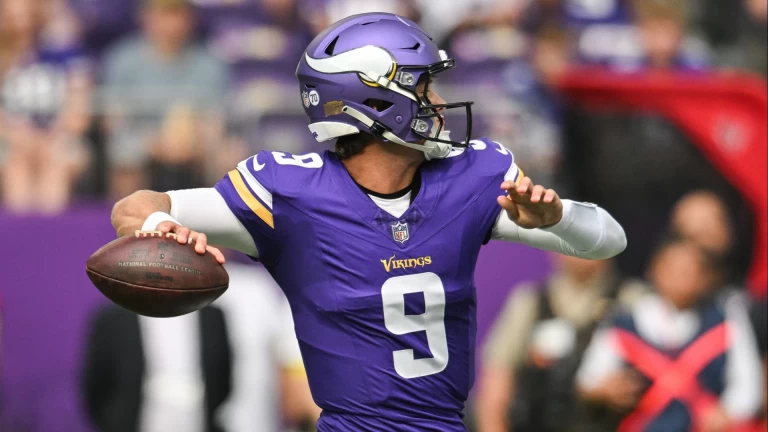 Vikings vs. Bears: Key NFC North Clash on Monday Night Football