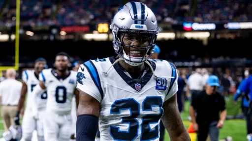 Injured Raiders LB Lonnie Johnson Jr. Watches in Uniform at Home