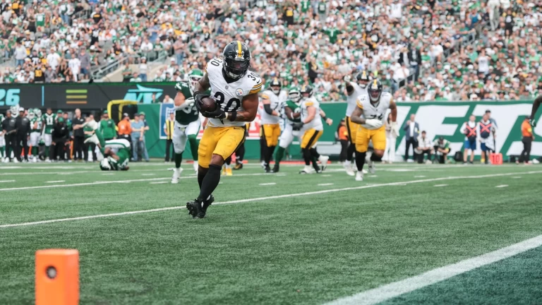 Kenneth Walker vs. Jaylen Warren: Fantasy Football Insights