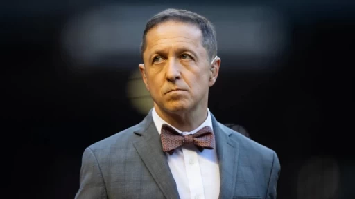 MLB Reporter Ken Rosenthal Knocks Over Cameraman, Stares Him Down