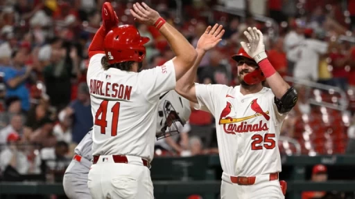 Cardinals Host Reds in Pivotal Afternoon NL Central Clash