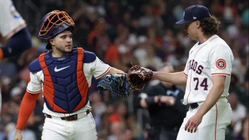 MLB Playoff Race Heats Up: Astros and Mariners Tied in AL West