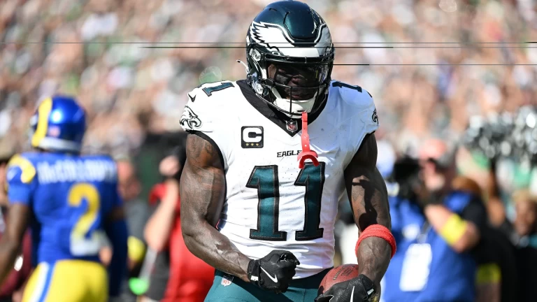 Eagles Clinch Dramatic Win Over Rams With Walk-Off Blocked FG