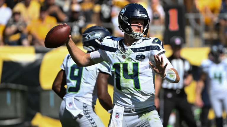 Cardinals vs. Seahawks Preview: Tight NFC West Showdown on TNF