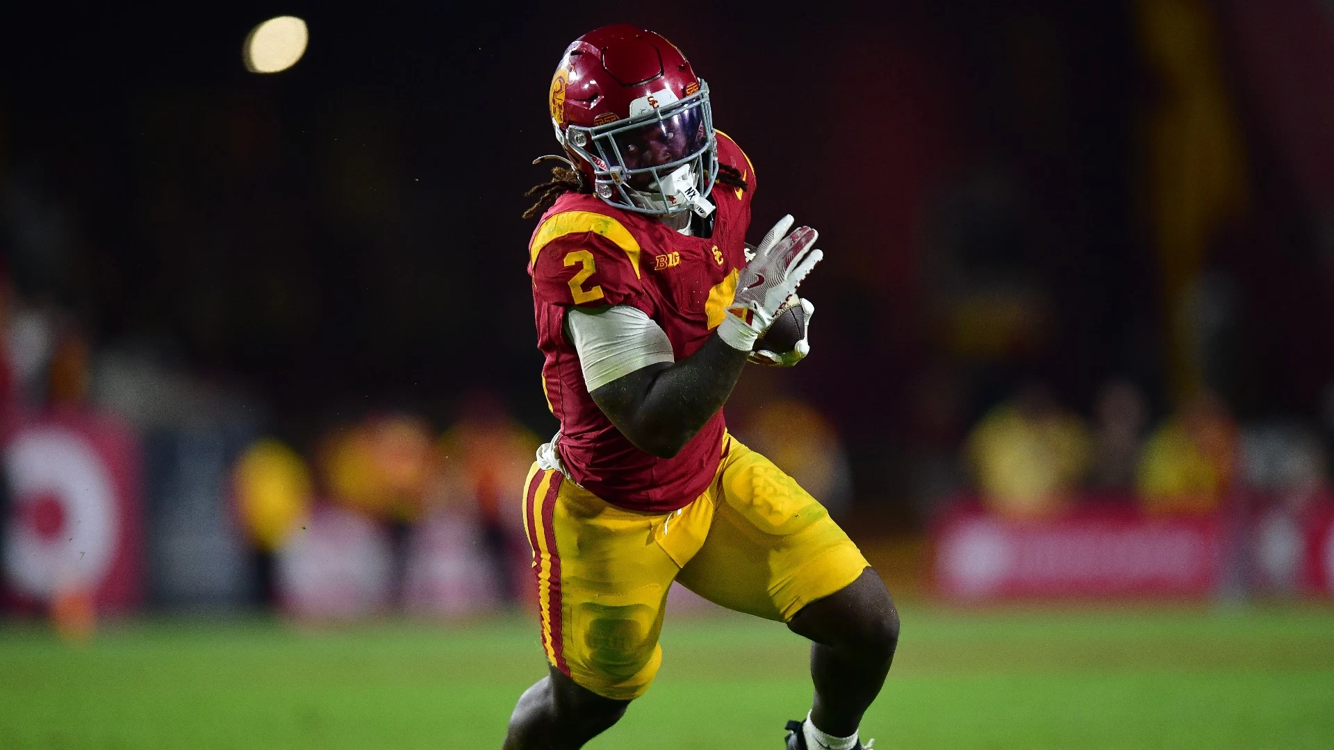 USC vs. Illinois College Football Showdown Analysis