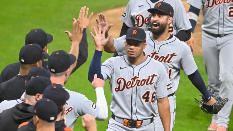 Detroit Tigers Face Critical Final Weekend of Baseball
