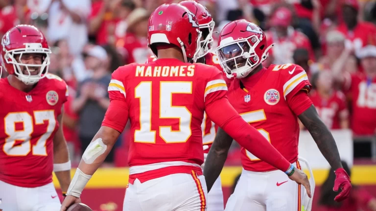 Mahomes Excels with 4 TDs: Implications for Ravens' Defense