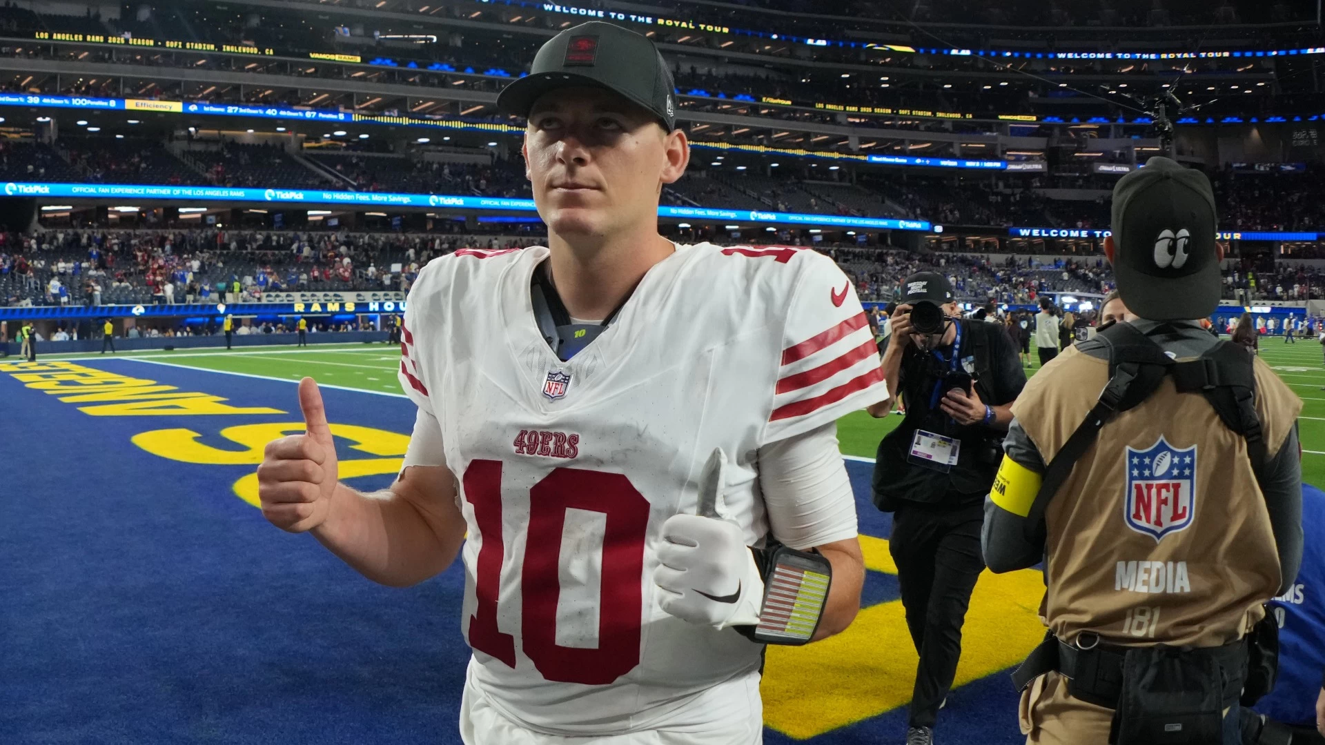 Why Mac Jones Is a Better Teammate Than Shedeur Sanders