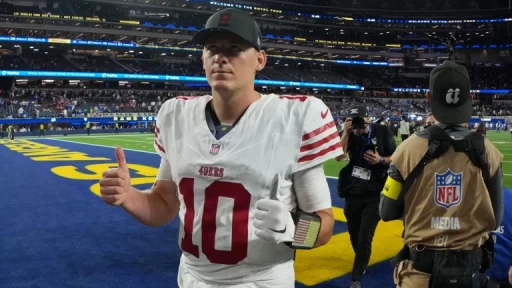 Why Mac Jones Is a Better Teammate Than Shedeur Sanders