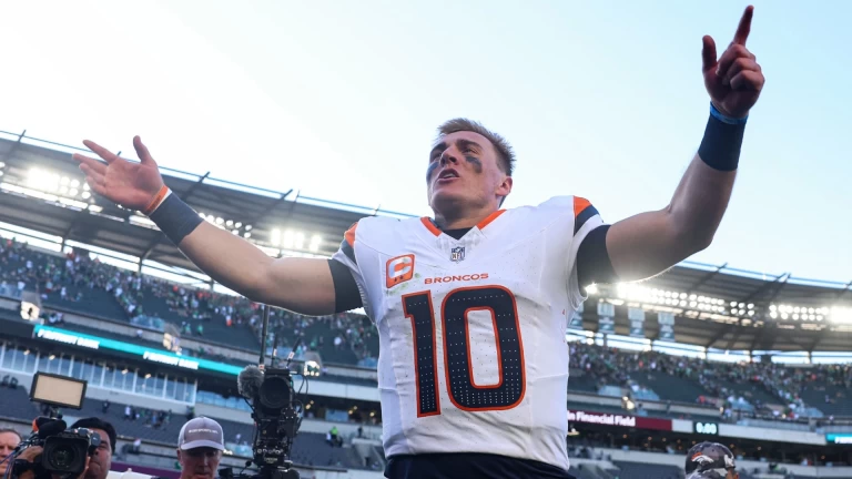 Broncos Stage Remarkable Comeback Victory Over Eagles