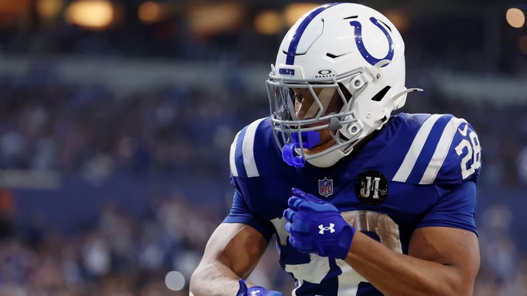Jonathan Taylor Shines as Colts Dominate Raiders in 40-6 Rout