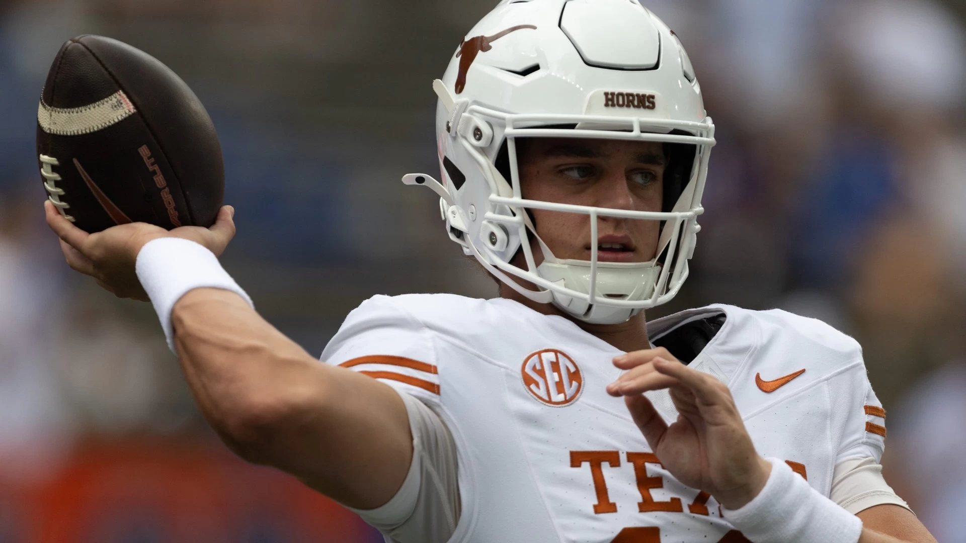 Oklahoma vs. Texas Showdown: Can Arch Manning Bounce Back?