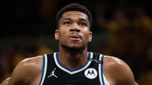 Bucks, Knicks Engaged in Talks for a Giannis Trade in Offseason