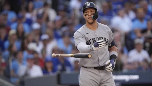Blue Jays Dominate Yankees Ahead of Game 3 Showdown