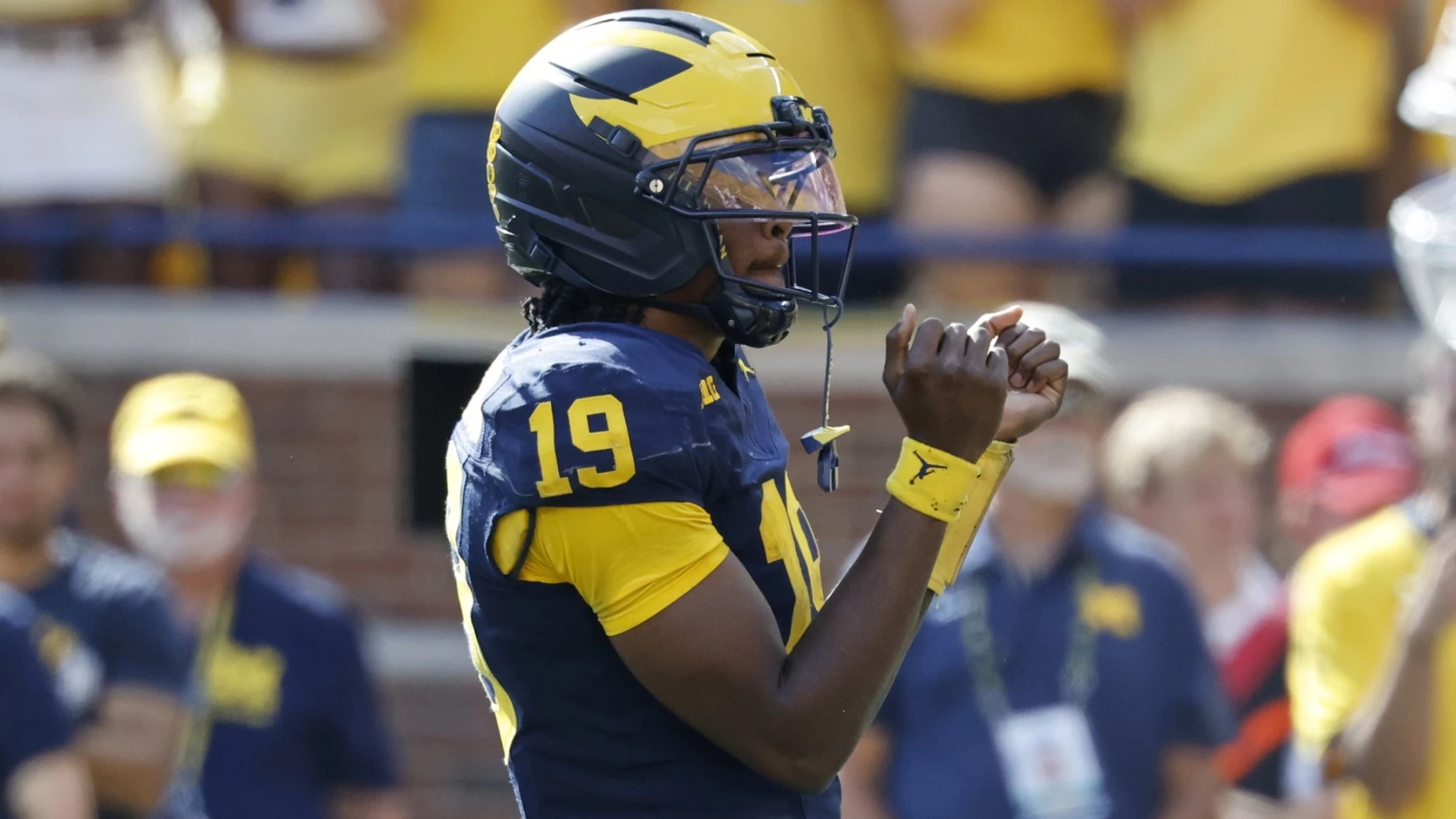 Michigan Seeks Signature Win in Pasadena Against USC