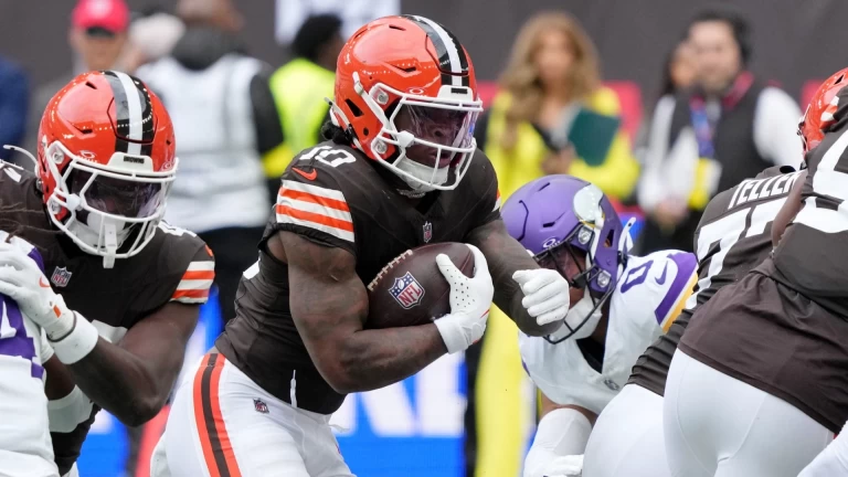 Top NFL Player Props and Analysis for Sunday Games