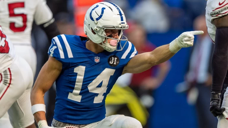 Colts Survive Cardinals Scare at Home, Improve to 5-1