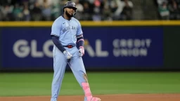 Blue Jays Clutch Up for Pivotal Game 3 Win vs. Mariners