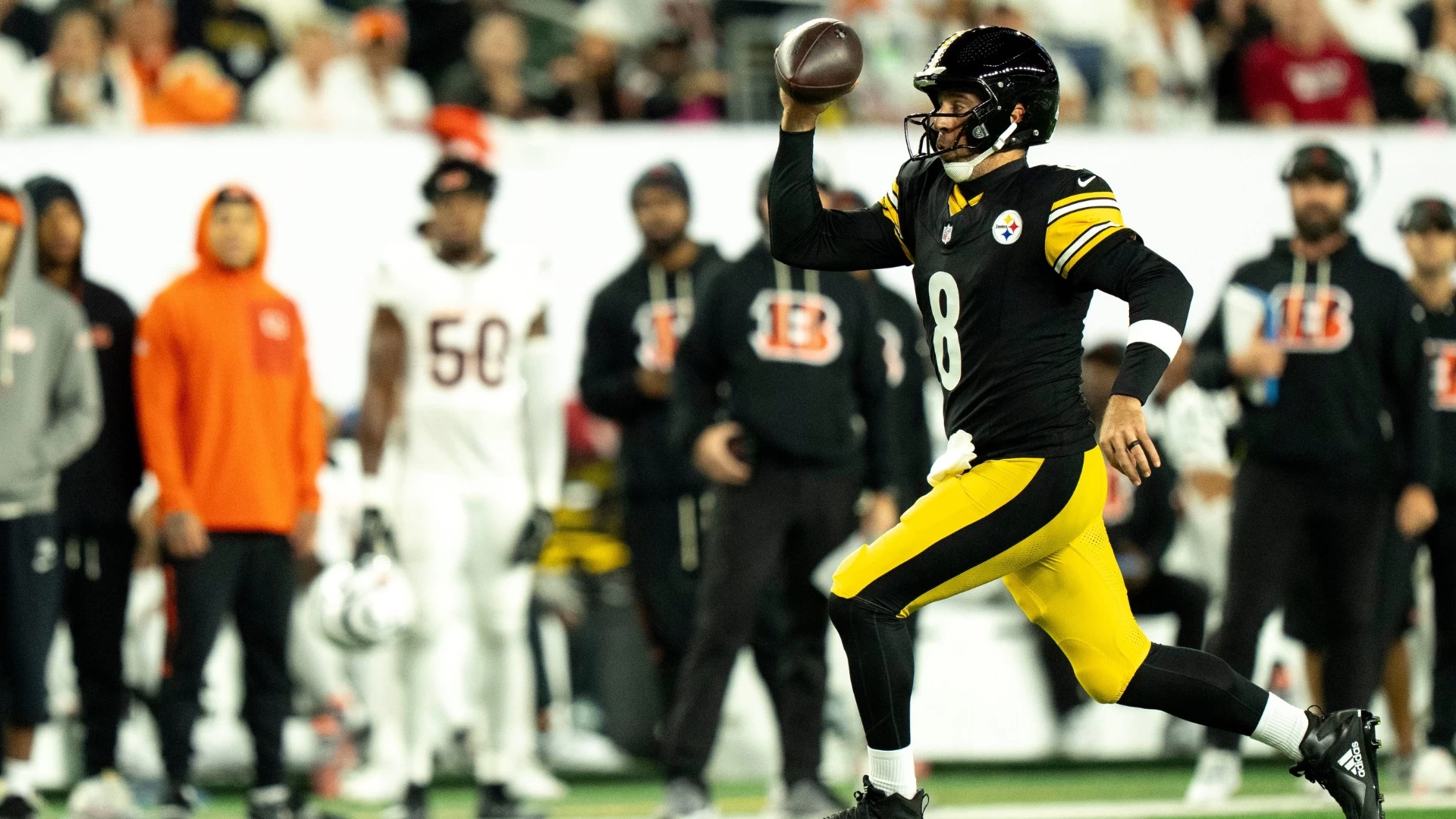 Aaron Rodgers Scores 4 TDs; DK Metcalf Struggles in Game