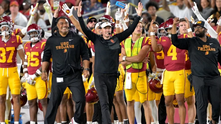 USC vs. Notre Dame Matchup Analysis: Game Predictions