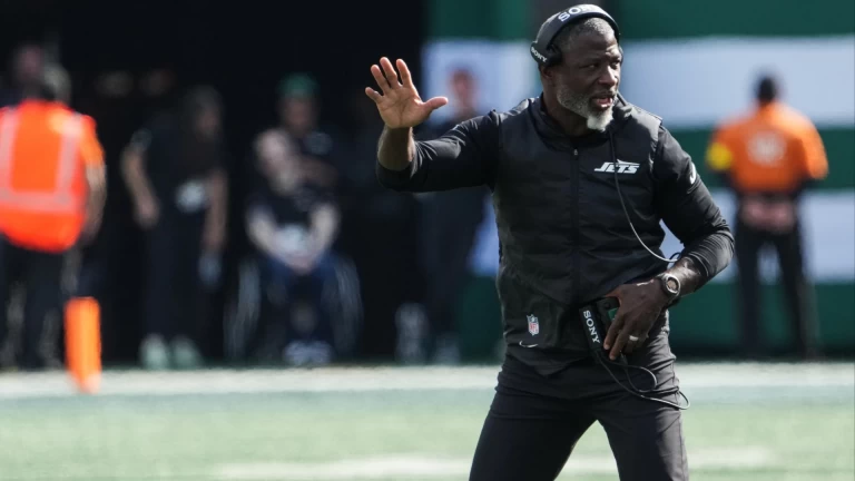 New York Jets Quarterback Dilemma: Who Will Start?