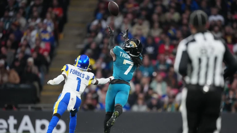 NFL Trade Deadline Buzz: Key Players & Team Strategies