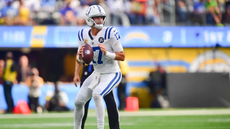 Pittsburgh Hosts Indianapolis: Colts as Favorites Outdoors