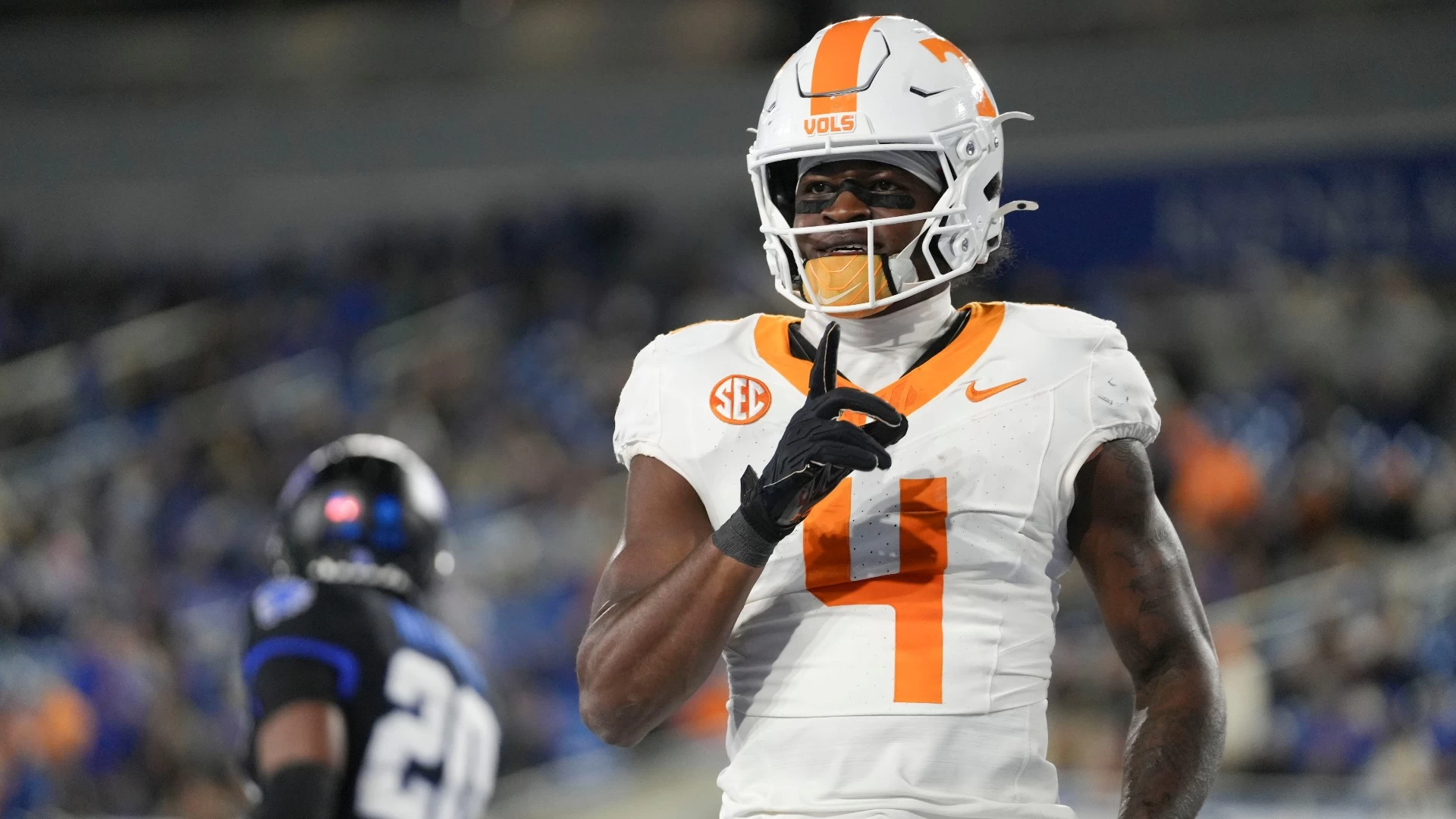 Tennessee Favored Against Oklahoma in Pivotal SEC Clash