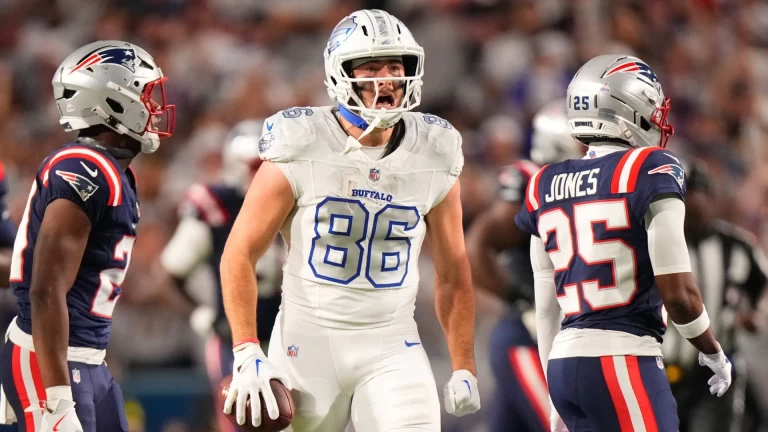 Fantasy Football Insights: Dalton Kincaid vs. Zach Ertz