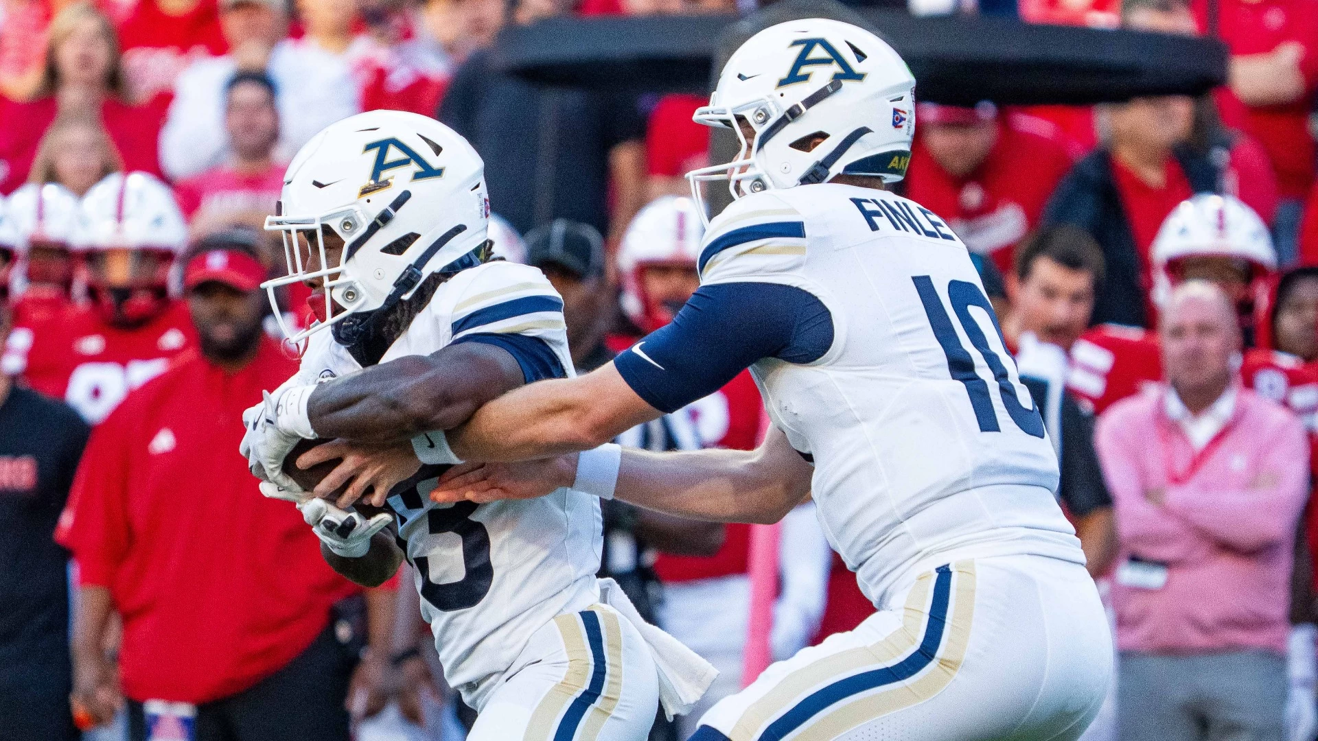 UMass vs. Akron College Football Showdown: Betting Odds & Tips