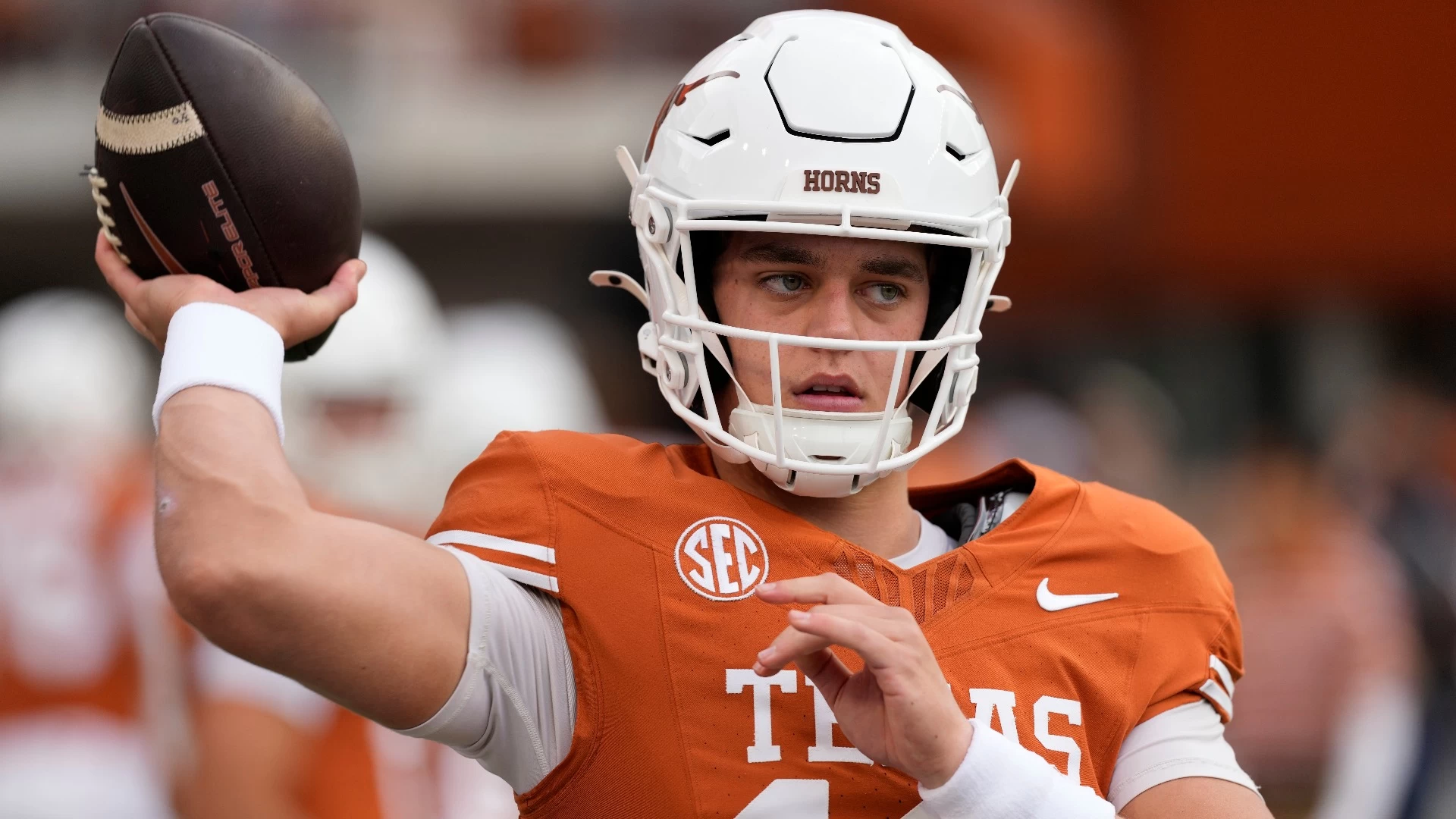 Arch Manning Guides Texas to 34-31 Win vs. Vanderbilt