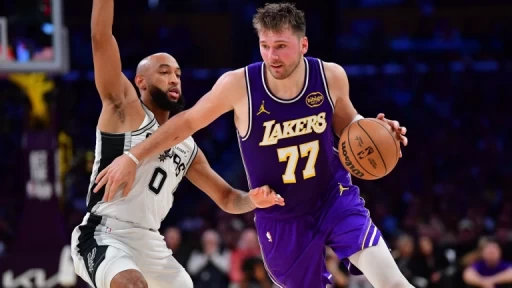 Lakers Continue Hot Streak Despite Defensive Challenges