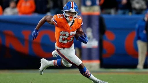 Broncos Edge Raiders 10-7 in Thursday Night Football Clash