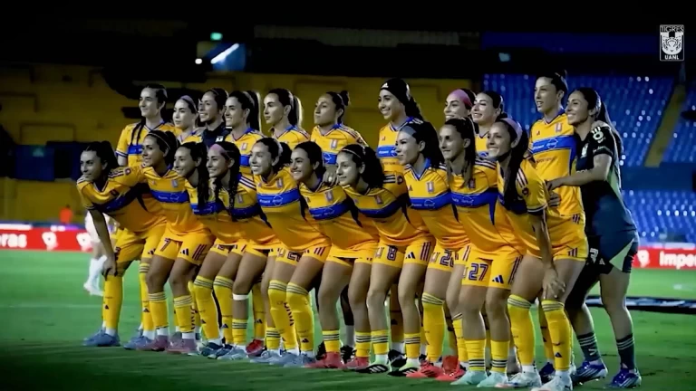 Camila Previews Exciting Playoff Showdowns in Liga MX Fememil