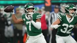 Jets HC Aaron Glenn Refuses to Name Starting QB for Week 11