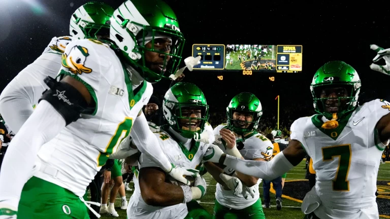 Oregon Defeats Iowa, Stays Alive in College Playoff Chase