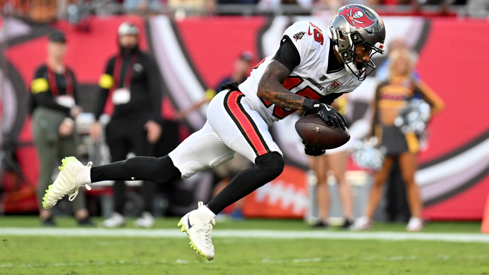 Xavier Worthy vs. Tez Johnson: Analyzing 2025 Dynamics