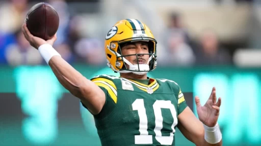 Packers Clinch Tough 27-20 Win Amid Season Struggles