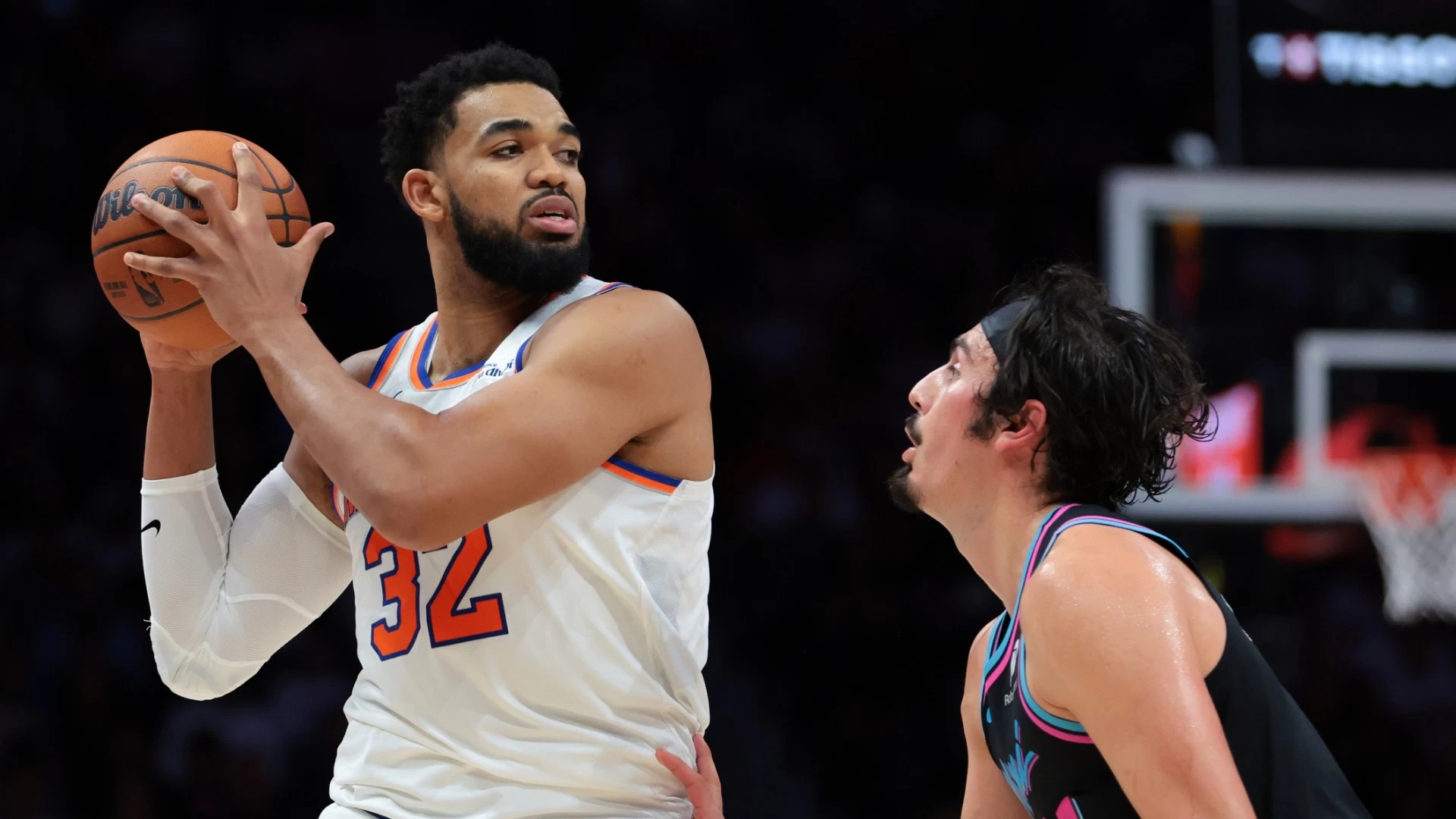 Knicks Seek First Road Win at Dallas Against Mavericks
