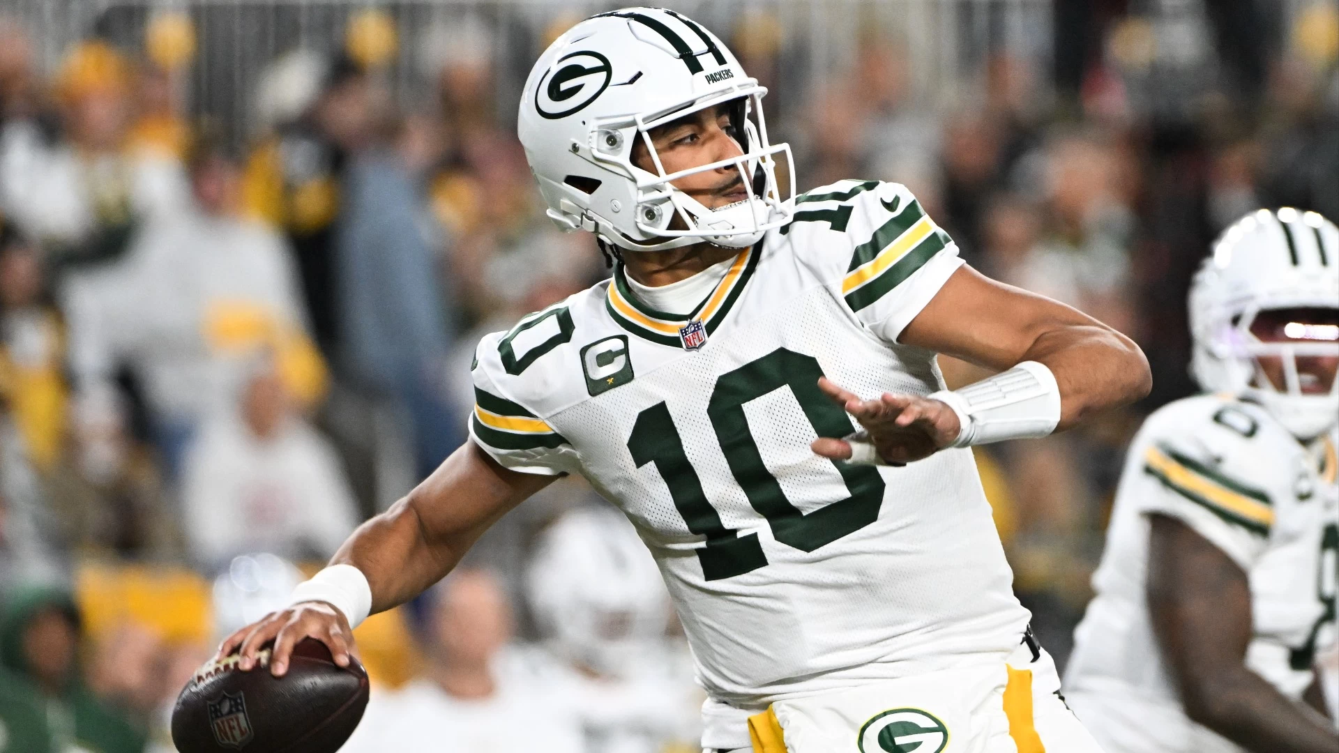 Packers Set to Host Vikings in Lambeau in Crucial NFC North Clash