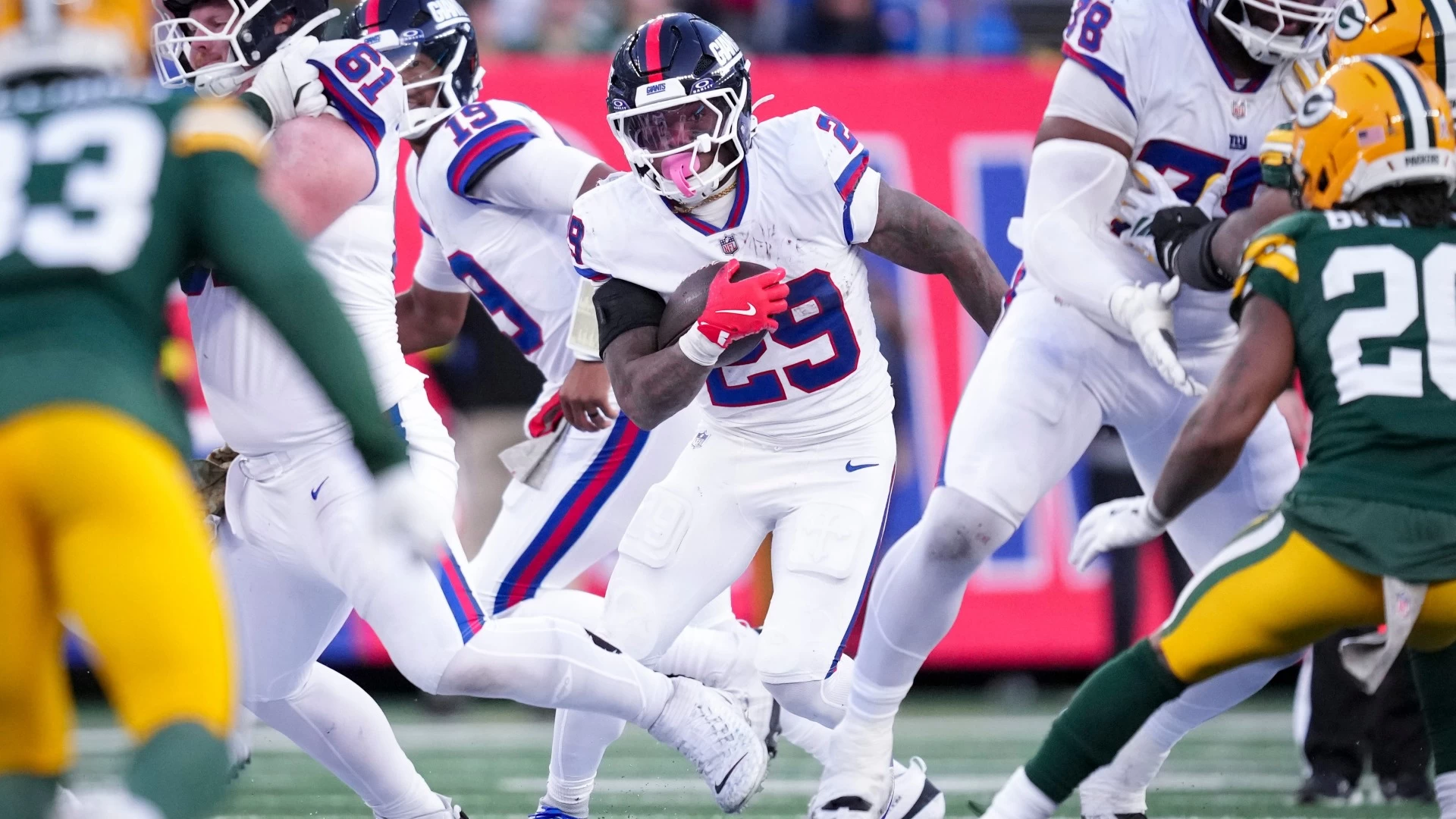 Fantasy Football Advice: Start Tyrone Tracy or Zach Charbonnet?