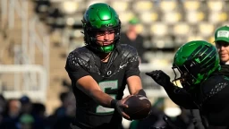 Oregon Triumphs 42-27 to Stay in College Football Playoff Hunt