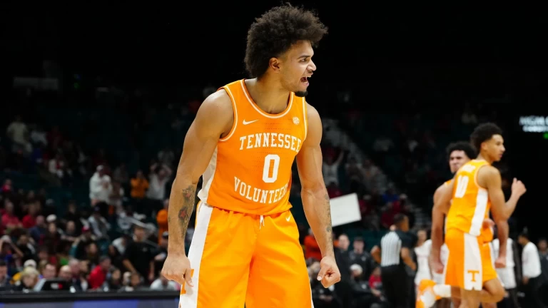 Tennessee Favored in Showdown Against Unranked Kansas