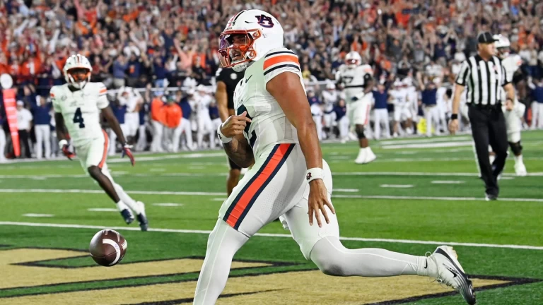 Auburn vs. Alabama: A High-Stakes Iron Bowl Showdown.