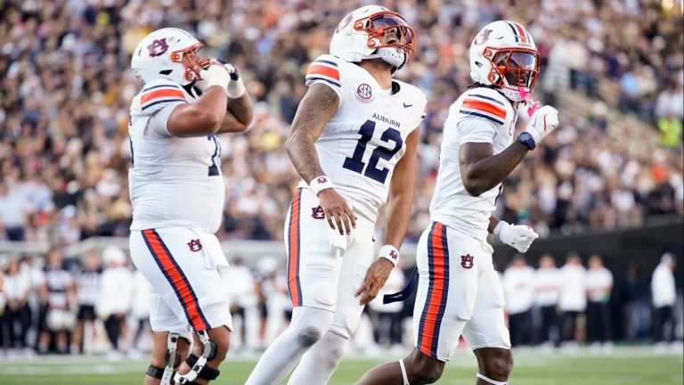 Iron Bowl Showdown: Auburn Aims to Upset Alabama Tonight