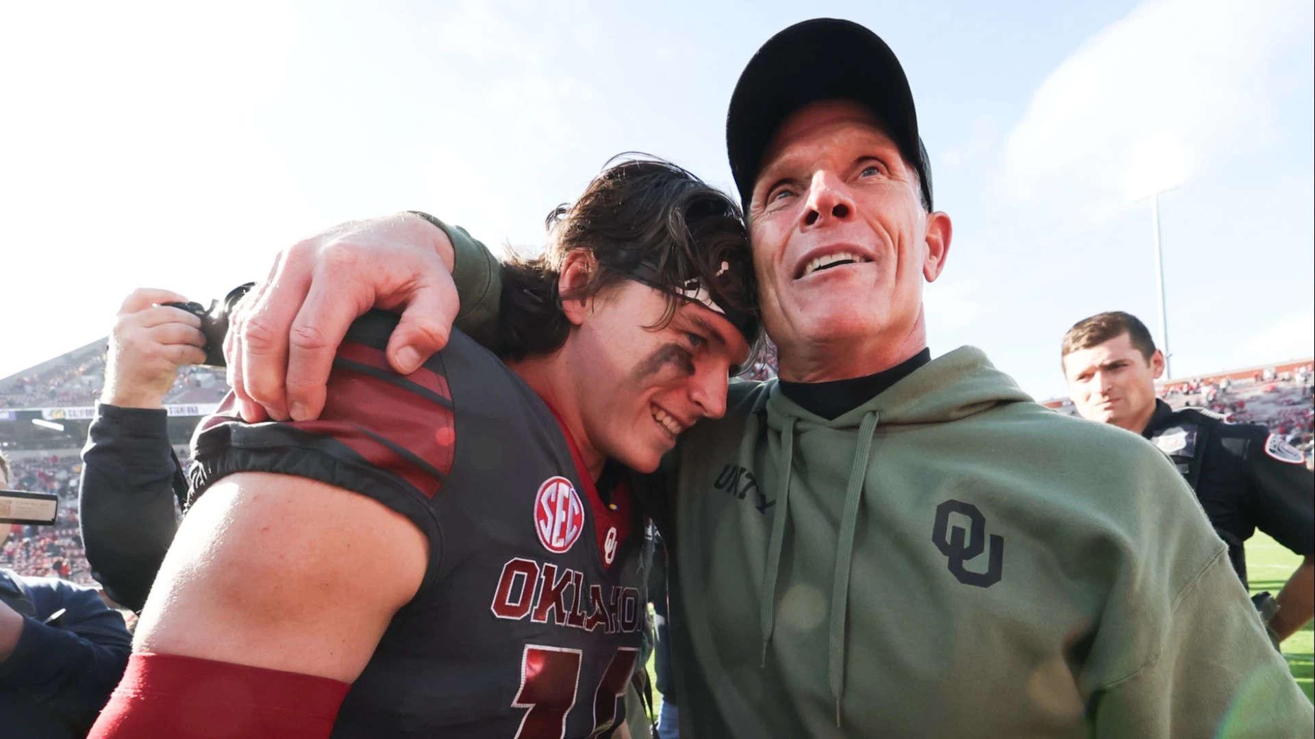 LSU vs. Oklahoma: Winds Impact on Offensive Strategy