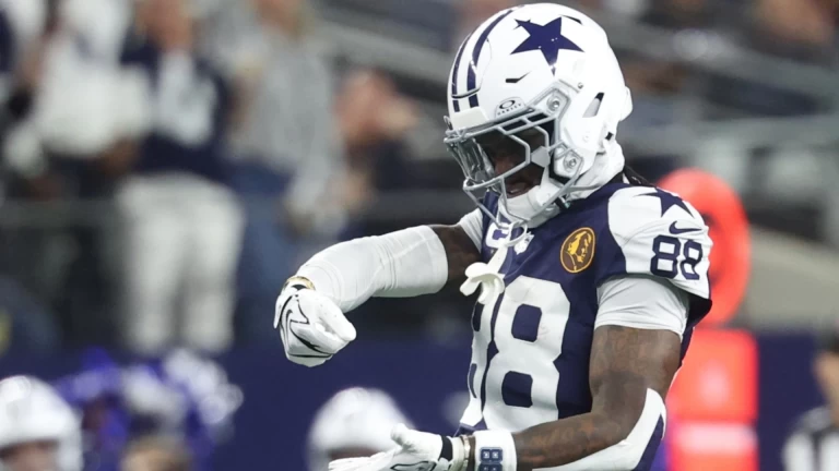 Dallas Cowboys Triumph Over Chiefs 31-28 in Thanksgiving Thriller